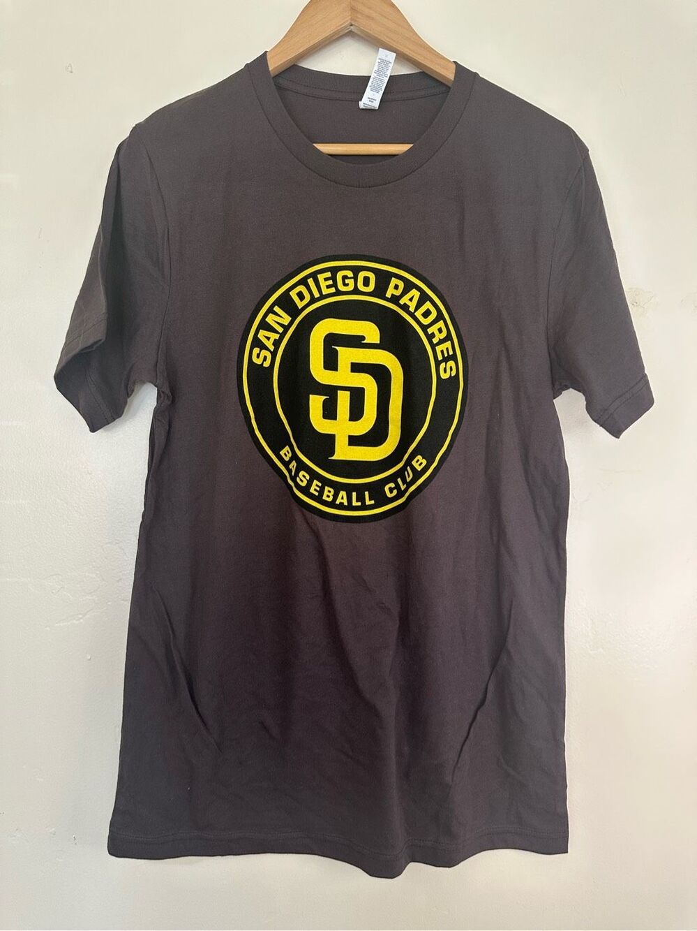 San Diego Padres Baseball Club Yellow Black Brown Short Sleeve Tee Size Small